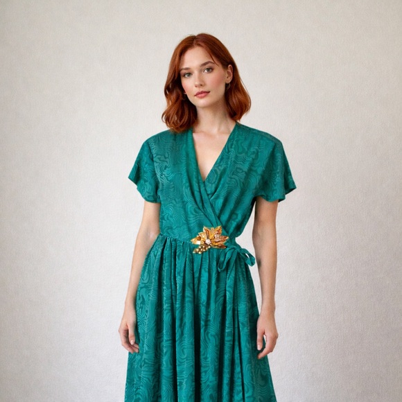VintageWrapSilkDressSwirls Gold Sequin Appliqué​